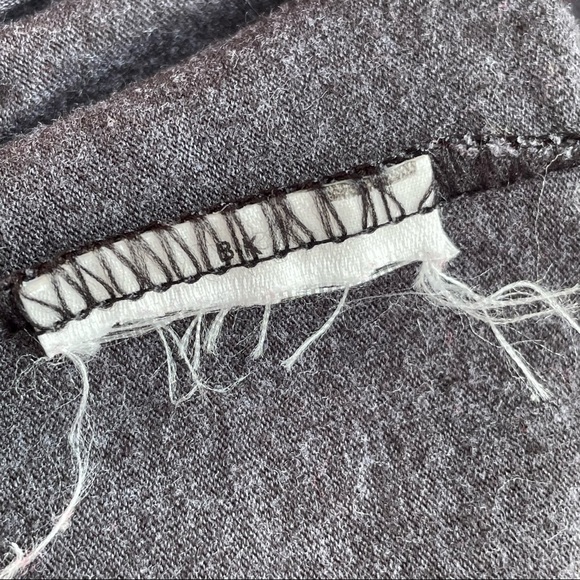 Patagonia Gray Tee with Gold Graphic - Picture 15 of 15